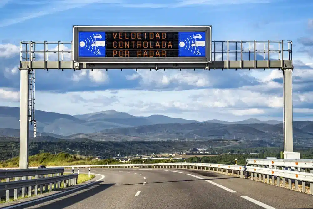 multa velocidade acima de 50 como e aplicada