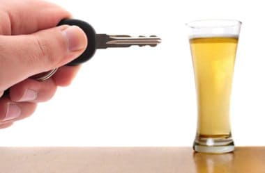 Quantas cervejas dá 0,33 no bafômetro?