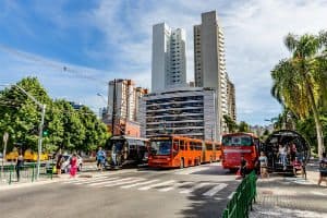 Faixa de Ônibus em Curitiba: Como Recorrer da Multa