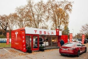 Grandes Montadoras Revelam Carros Elétricos Para Rivalizar Com a Tesla