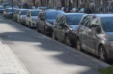 Estacionar em desacordo com a regulamentação em vaga de curta duração