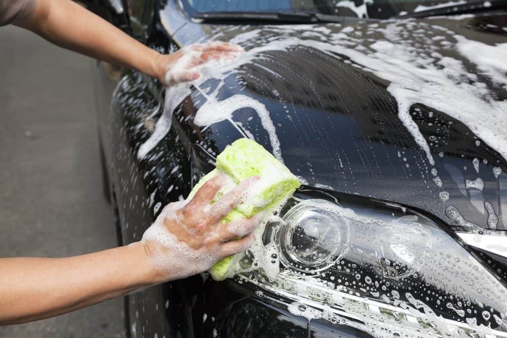 como lavar o carro maneira certa economica