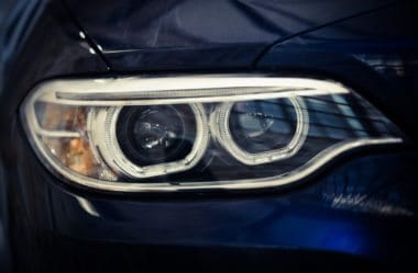 Farol queimado dá multa