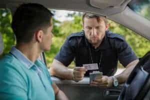 Comprar Carteira de Motorista é Considerado Crime?
