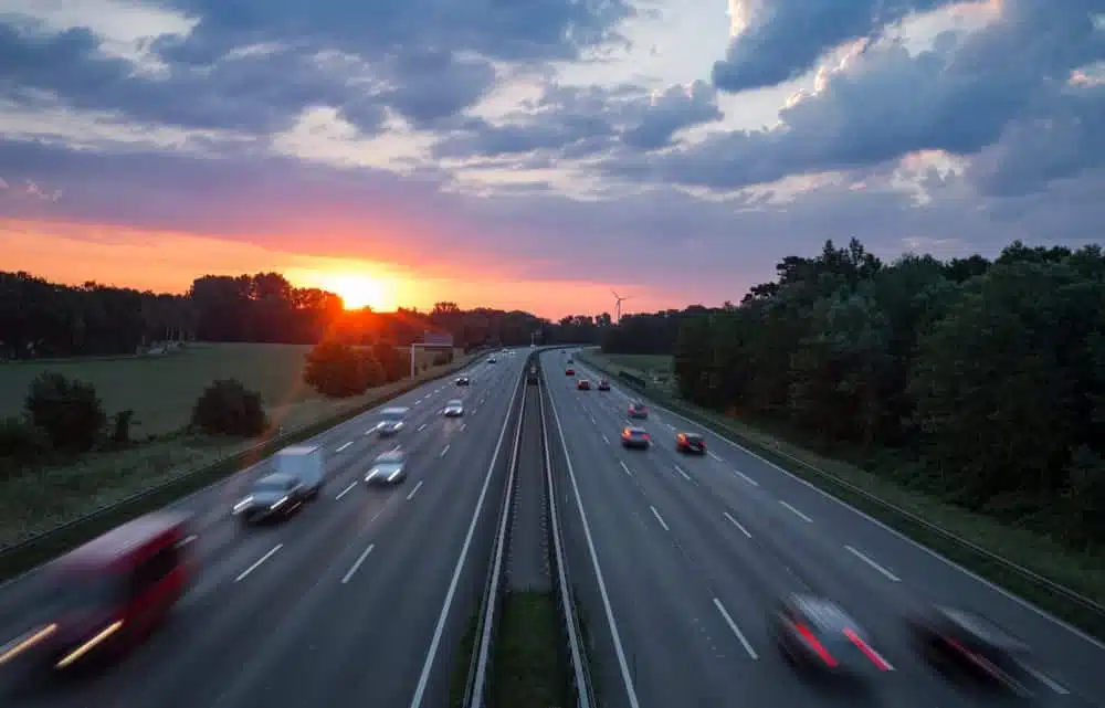 excesso de velocidade no mundo paises com maior e menor limite de velocidade