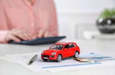Carros Alienados: Como Funciona a Compra e Venda? O Que Pode Impedir a Transferência?