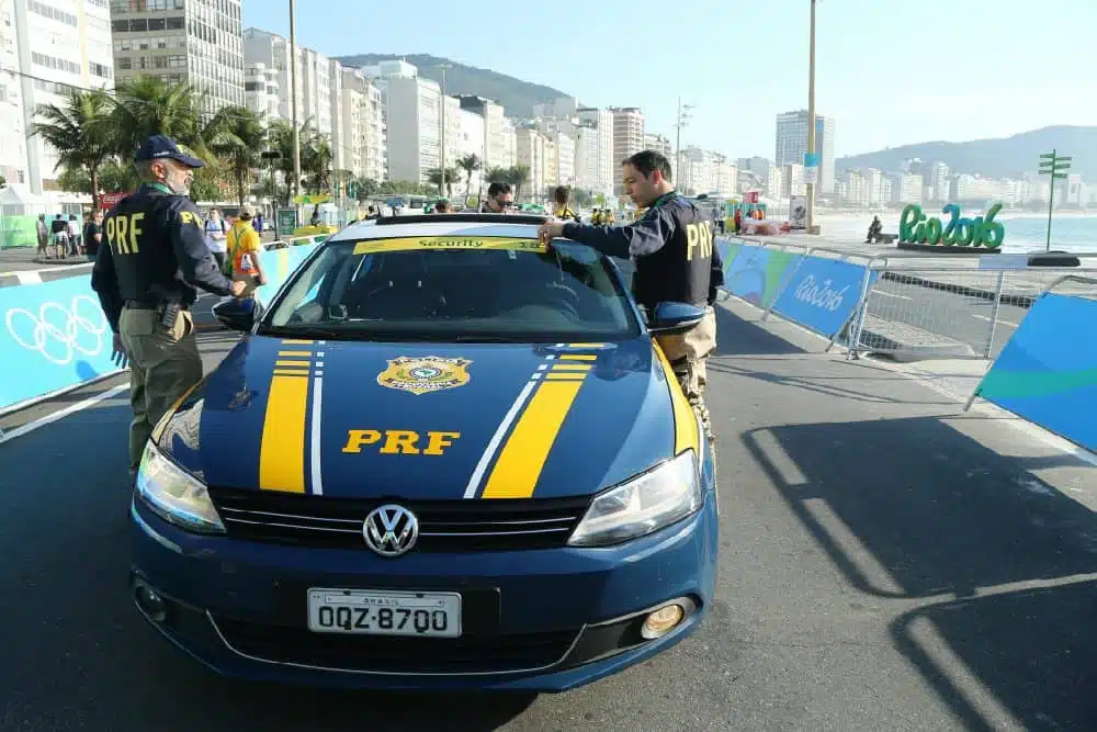 Os itens de segurança do novo modelo permitem a integração com o banco de dados das forças policiais
