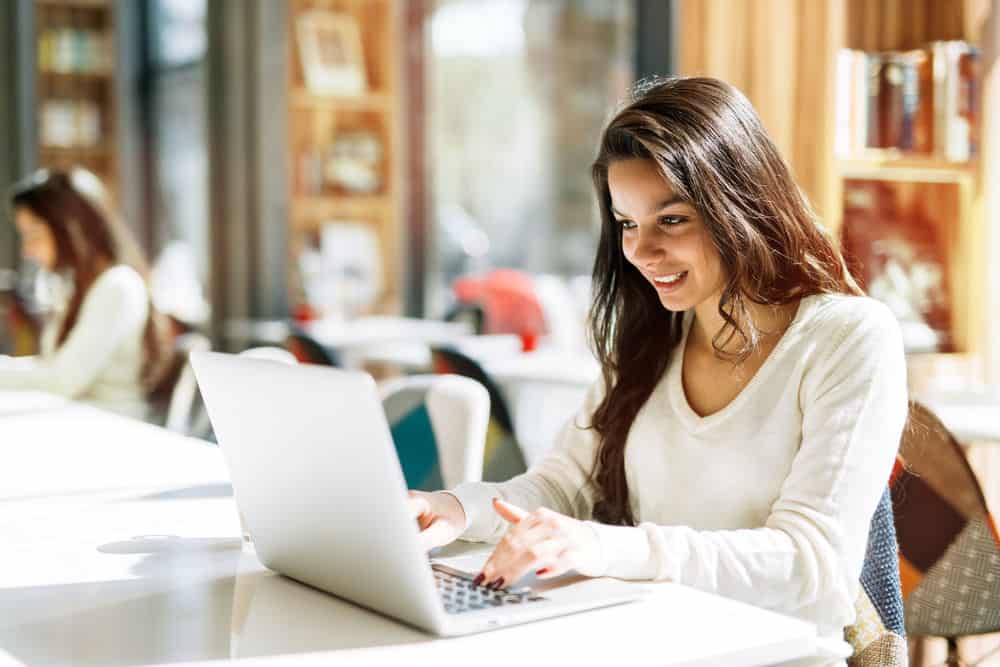 Estamos em vários sites, levando conteúdo e informação a todos os condutores