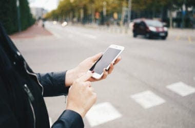 Denunciar Infrações de Trânsito Por Aplicativos Eletrônicos: É Permitido?