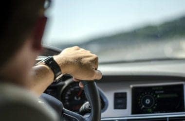Aprenda Como Fazer Retorno, Conversão e Estacionamento em Segurança