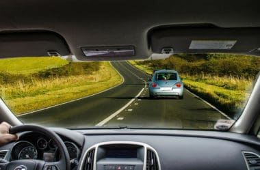 Ultrapassagem em Faixa Contínua: Como Cancelar Essa Multa