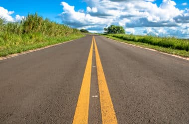 Ultrapassagem Pela Direita: Ela é Sempre Proibida? Entenda