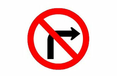 Placa R4b: Proibido virar à direita
