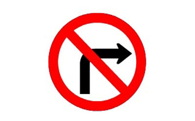 Placa R4b: Proibido virar à direita